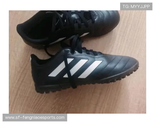 80年代经典足球鞋盘点及其对球星表现的影响