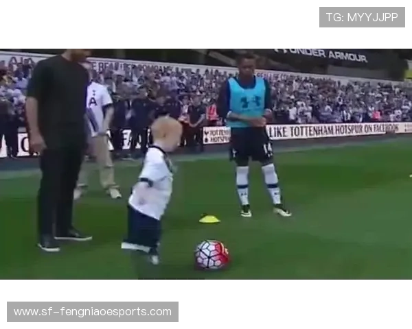 足球球星画中画创作技巧解析如何通过巧妙构图展现球员独特魅力